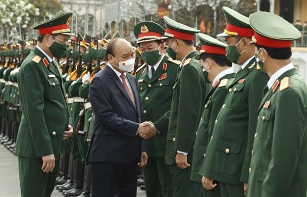 President checks security in Ho Chi Minh City ahead of Tet